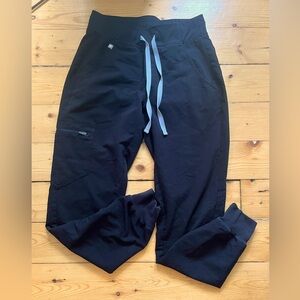Figs black jogger scrub pants with pockets size XS